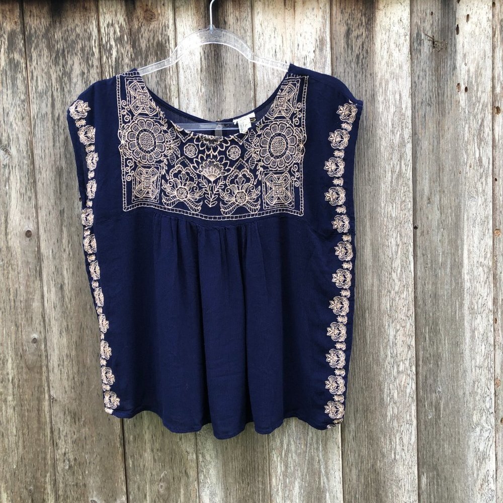 Forever 21 Embroidered Boho Navy Short Sleeve Top Medium NWT - Picture 1 of 5